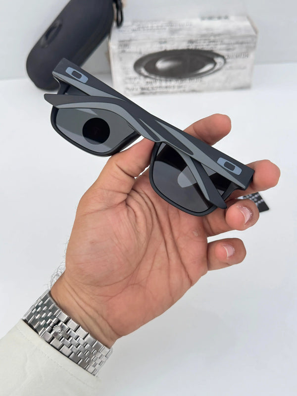 Oakley_ 2262_black_grey