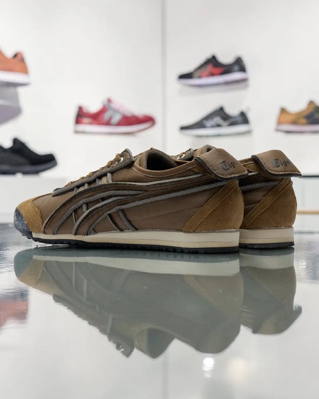 Onitsuka Tiger Mexico 66 SD Clay Canyon 7A Premium Mens Sneakers D-2101