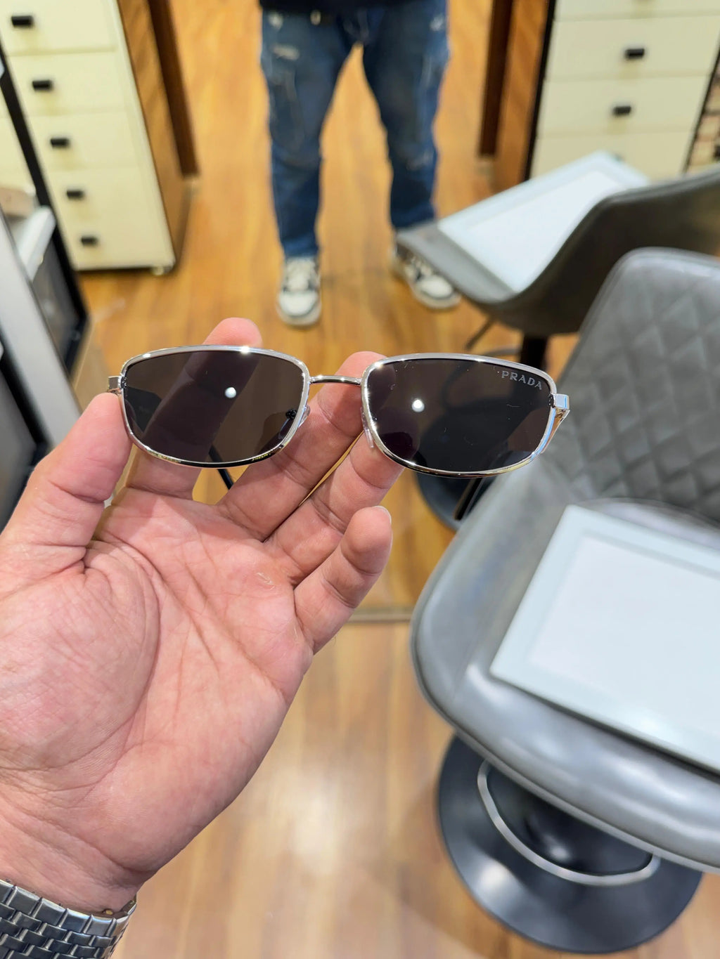 Prada_25072_silver_black