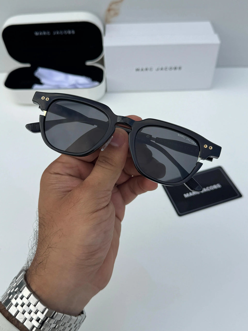 Marc_jacobs_1131_black_gold