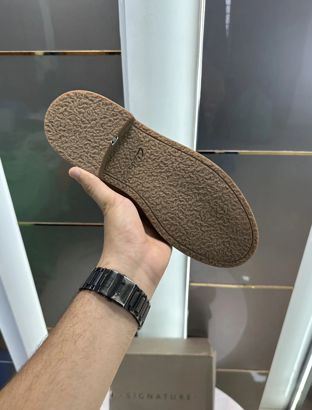 Clarks_Signature Tan Suede Leather Chelsea Boots