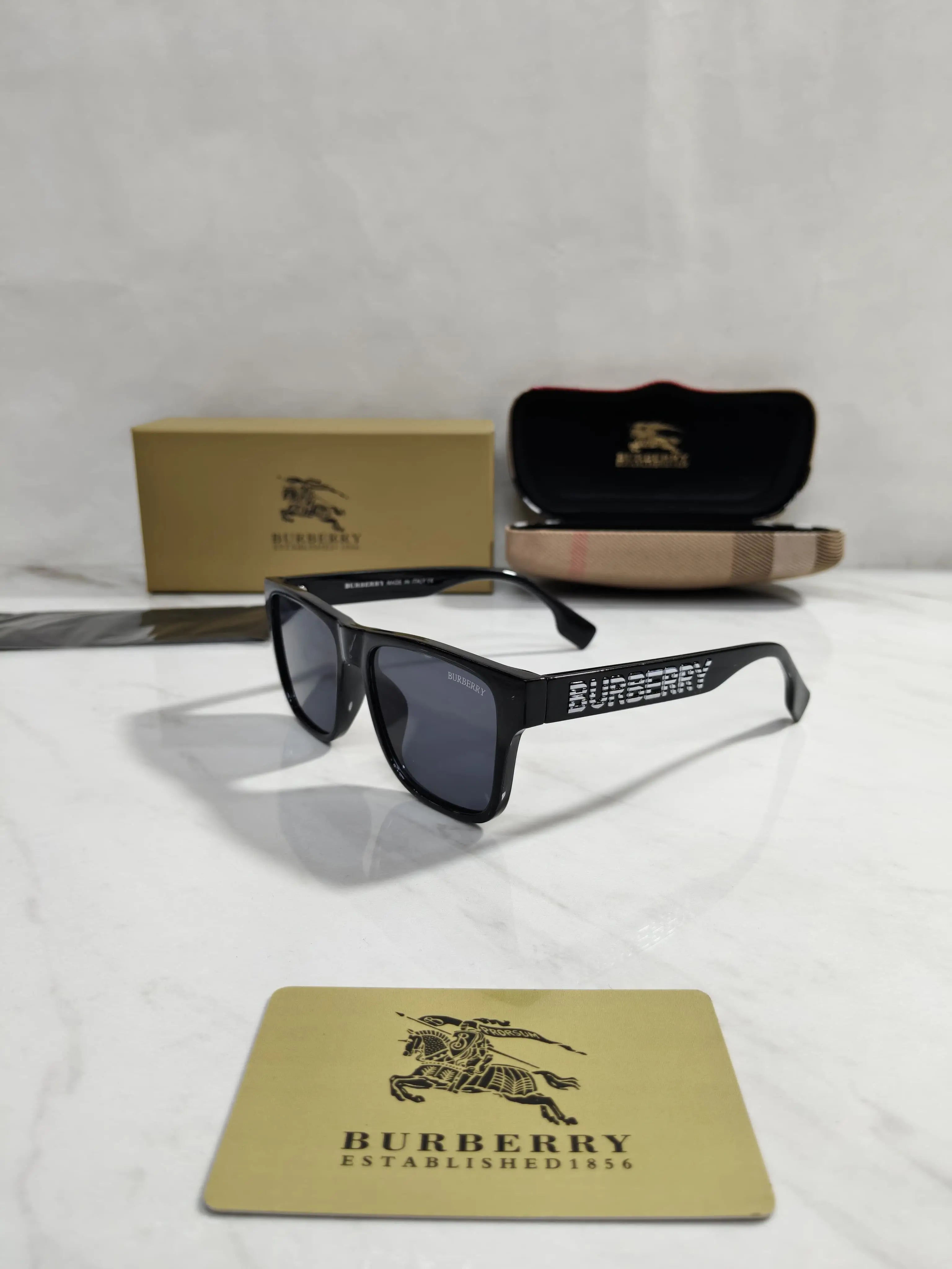 Burberry 4358 Glossy Black white Main image