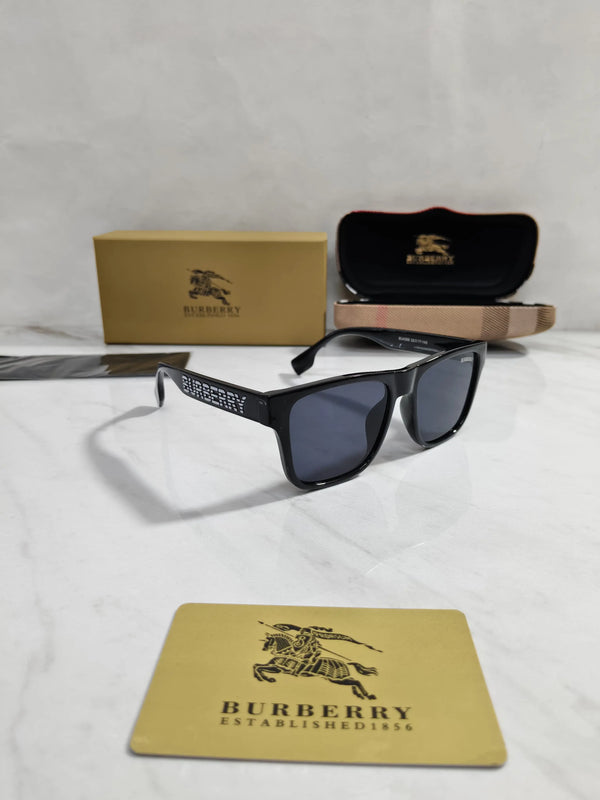 Burberry 4358 Glossy Black white