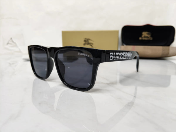 Burberry 4358 Glossy Black white
