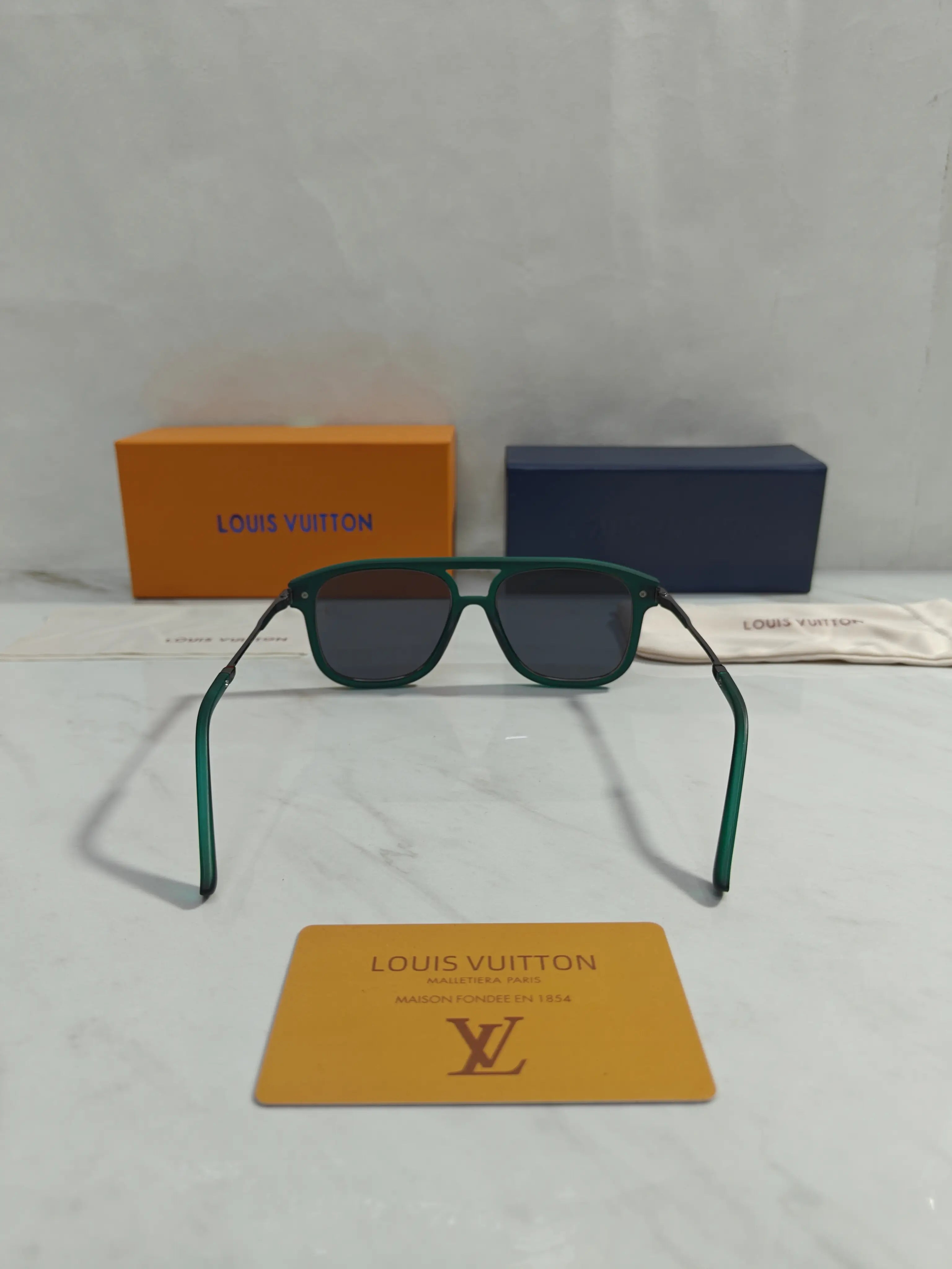 Louis Vuitton 2595 Bottle Green