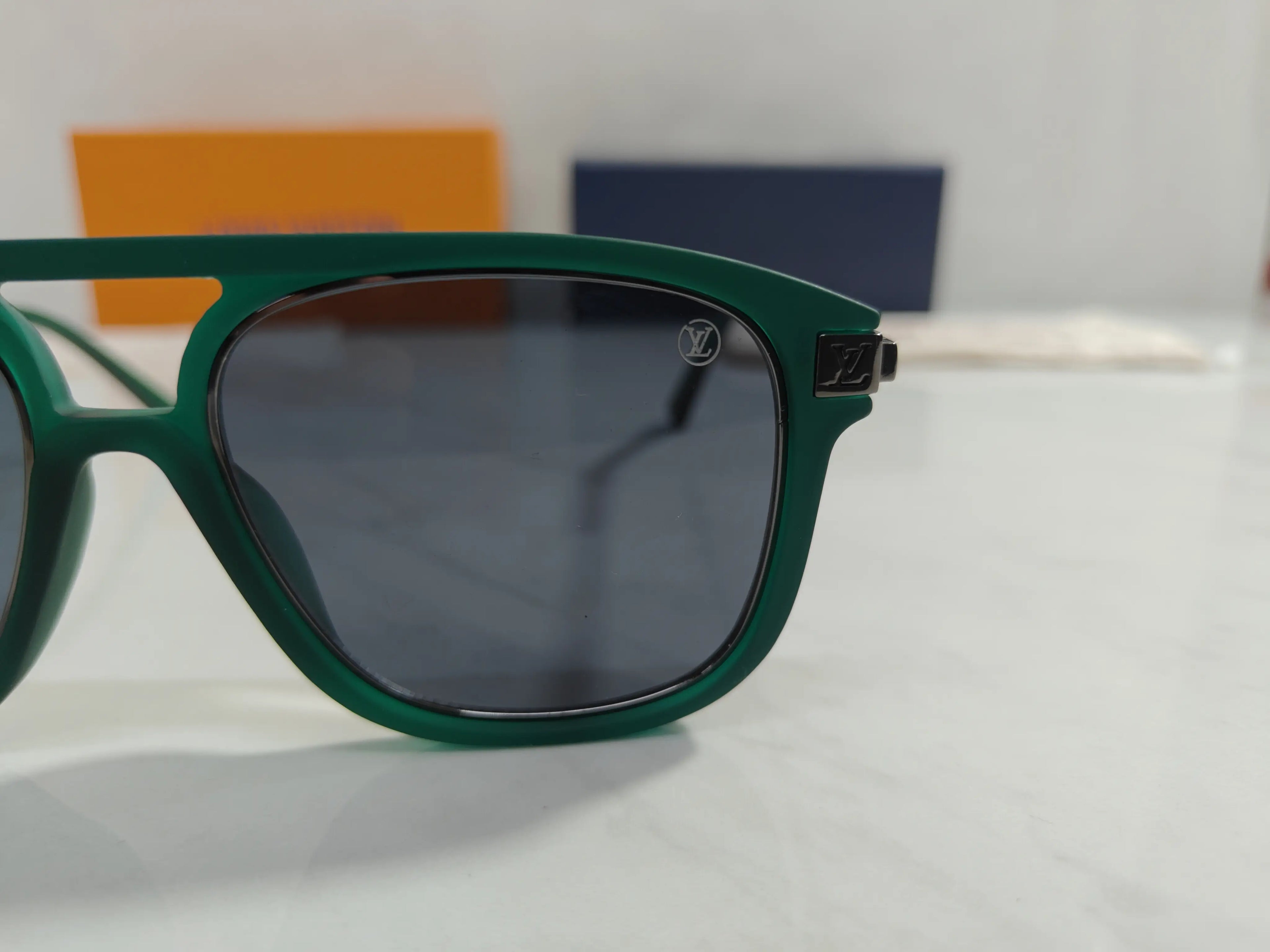 Louis Vuitton 2595 Bottle Green