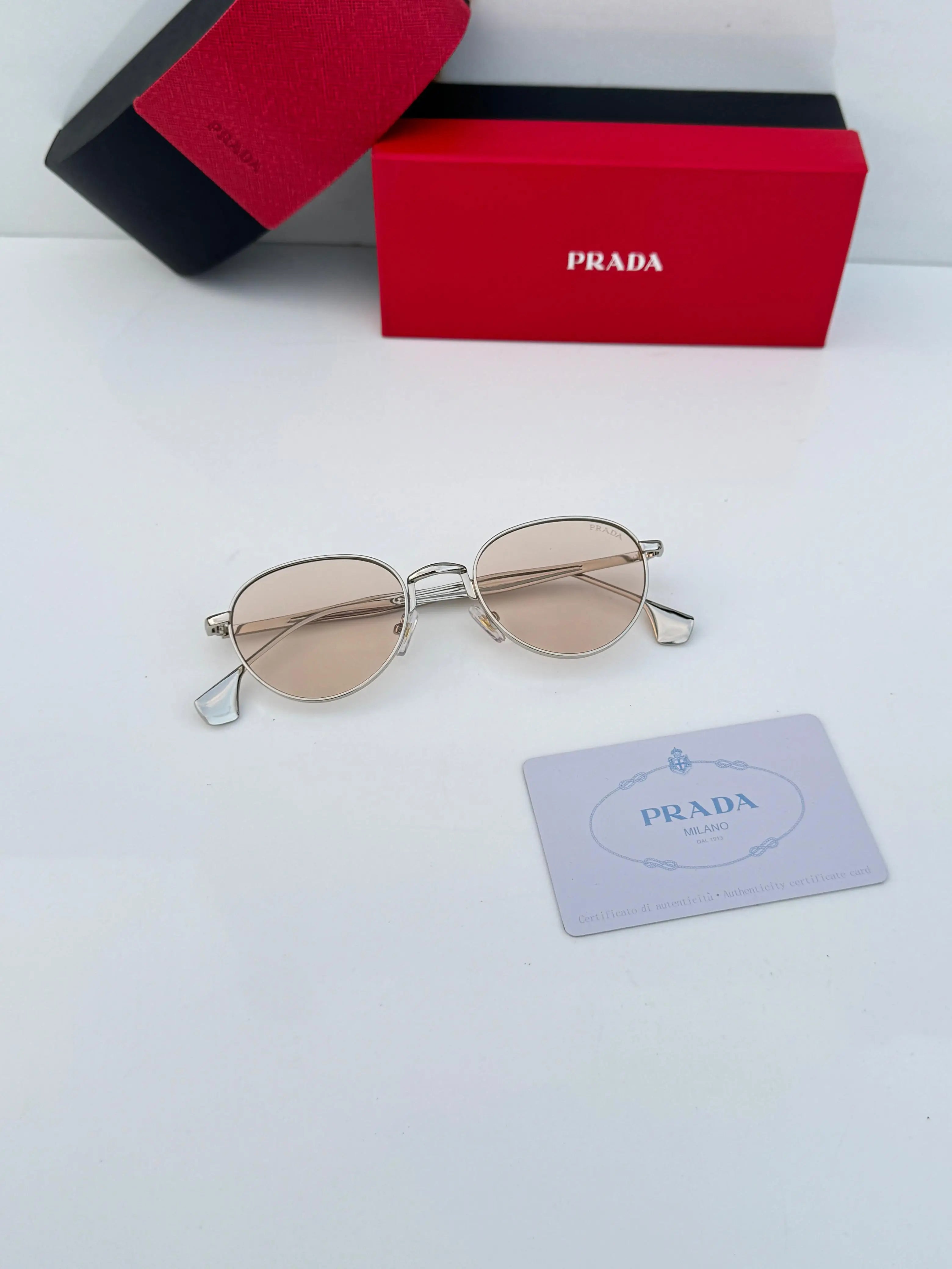 Prada_1396_silver_candy