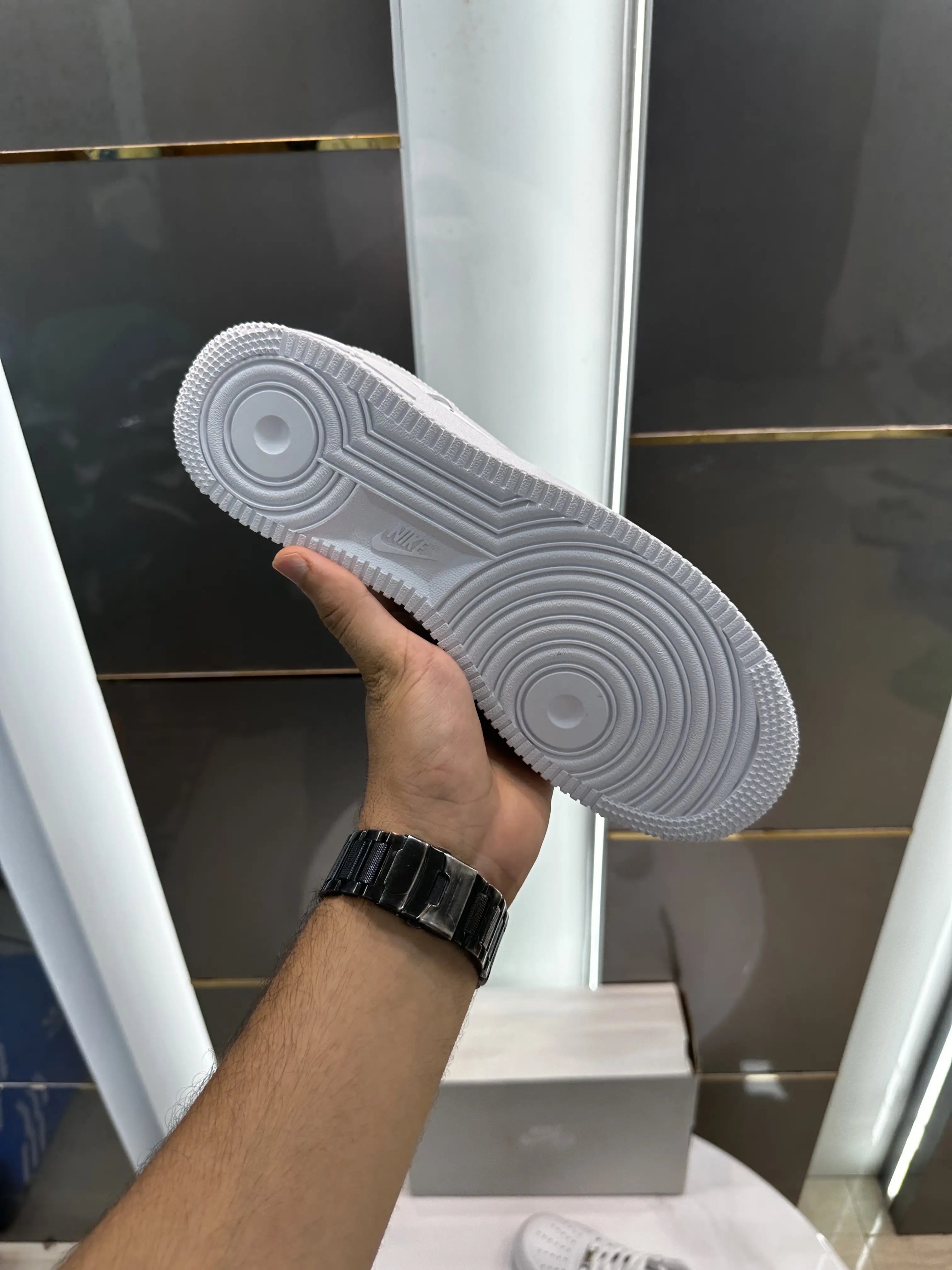 Nike_Airforce 1 All White Shoes