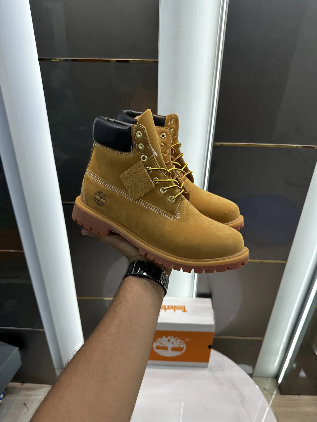 Timberland_Classic Leather Boots Tan