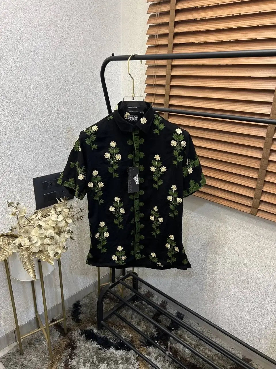 Versac_e Flower Thread Embroidery E-X..clusive Linen Half Shirt DN 632 Secondary image