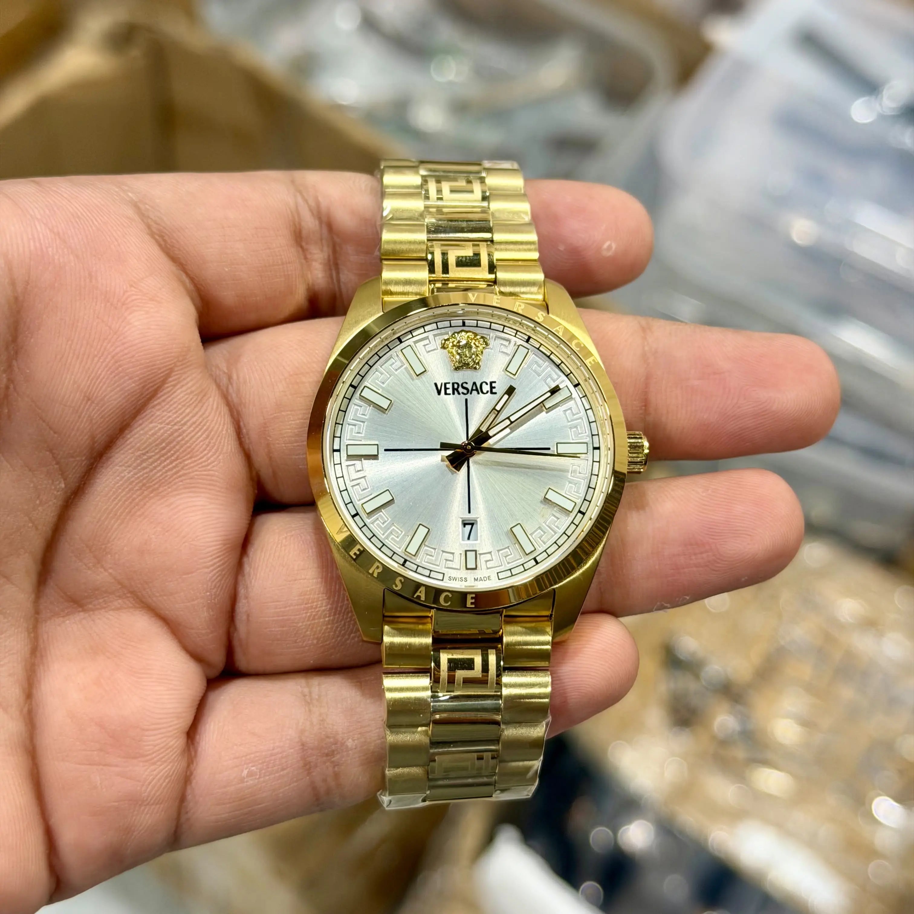 Versace Gold Round Dail Analog Men Secondary image