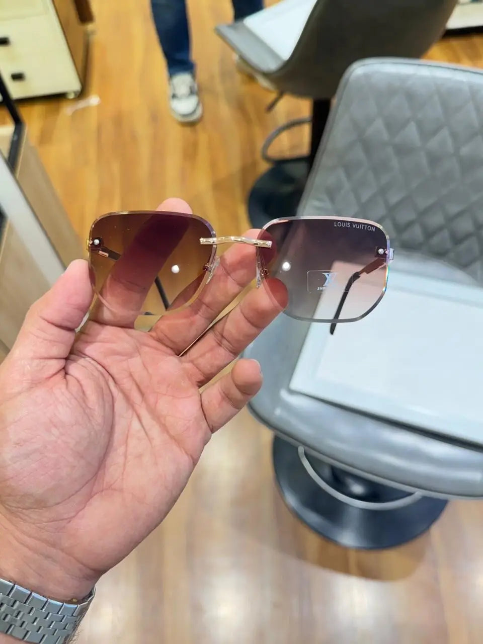 Louis_vuitton_22077_gold_brown