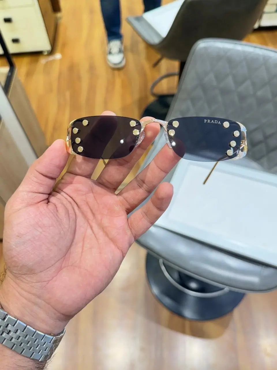 Prada_161_gold_black