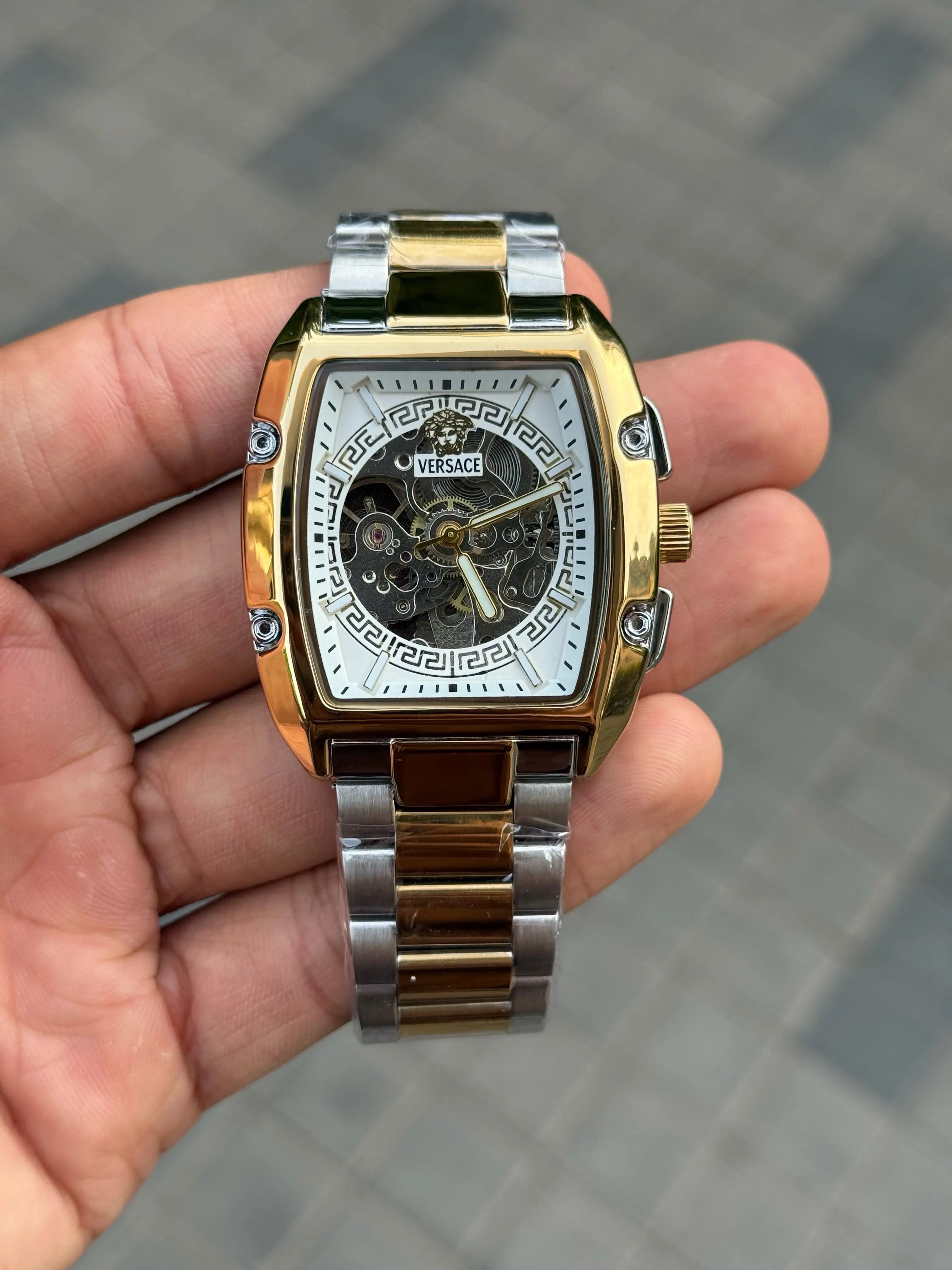 Versac_e Dominus Skeleton Automatic gold Main image