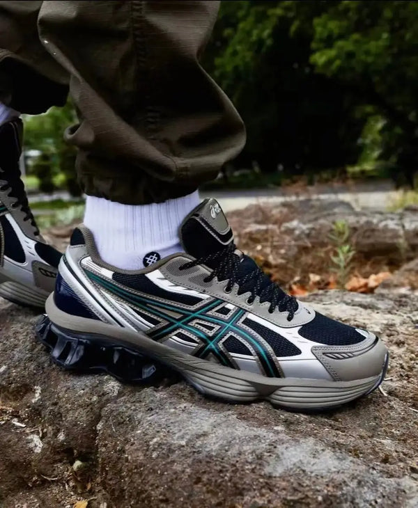 Asics_Gel Kinetic Fluent Black Dark Taupe Shoes