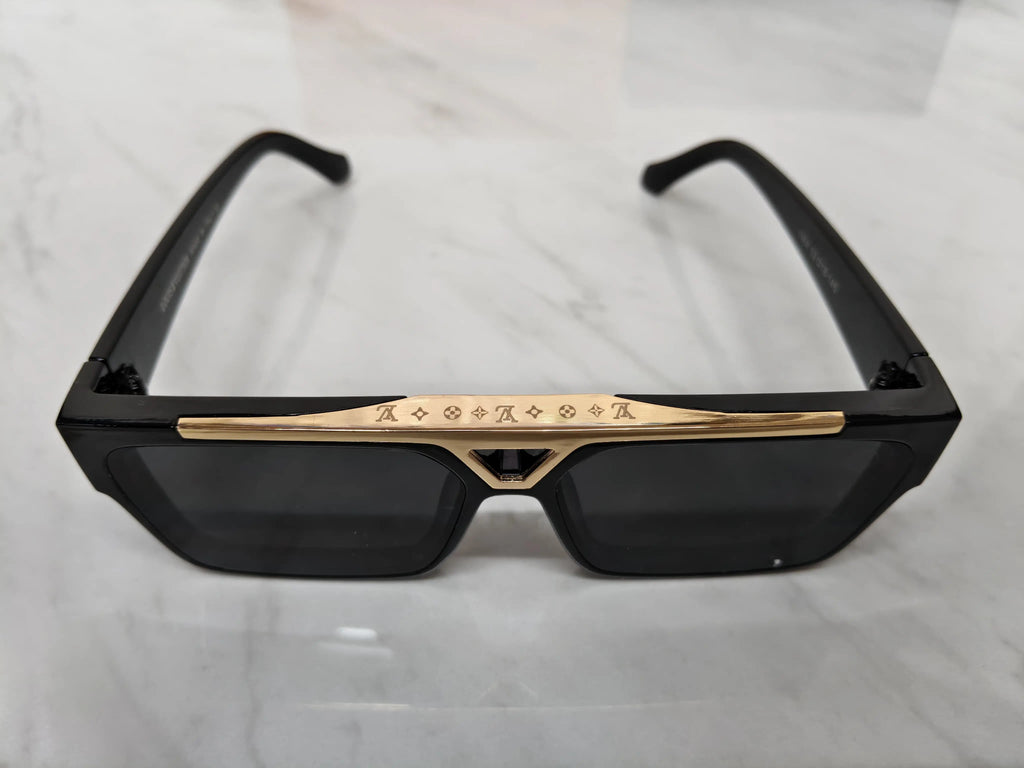 LOUIS VUITTON 1984 BLACK GOLD