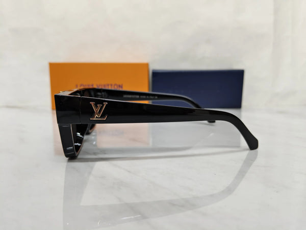 LOUIS VUITTON 1984 BLACK GOLD