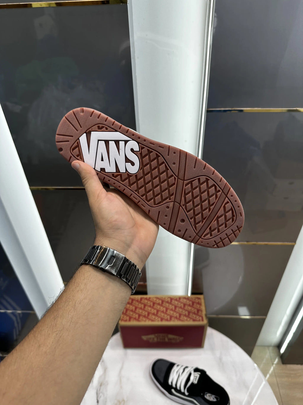 Vans_Hylane Black White Gum Sneakers