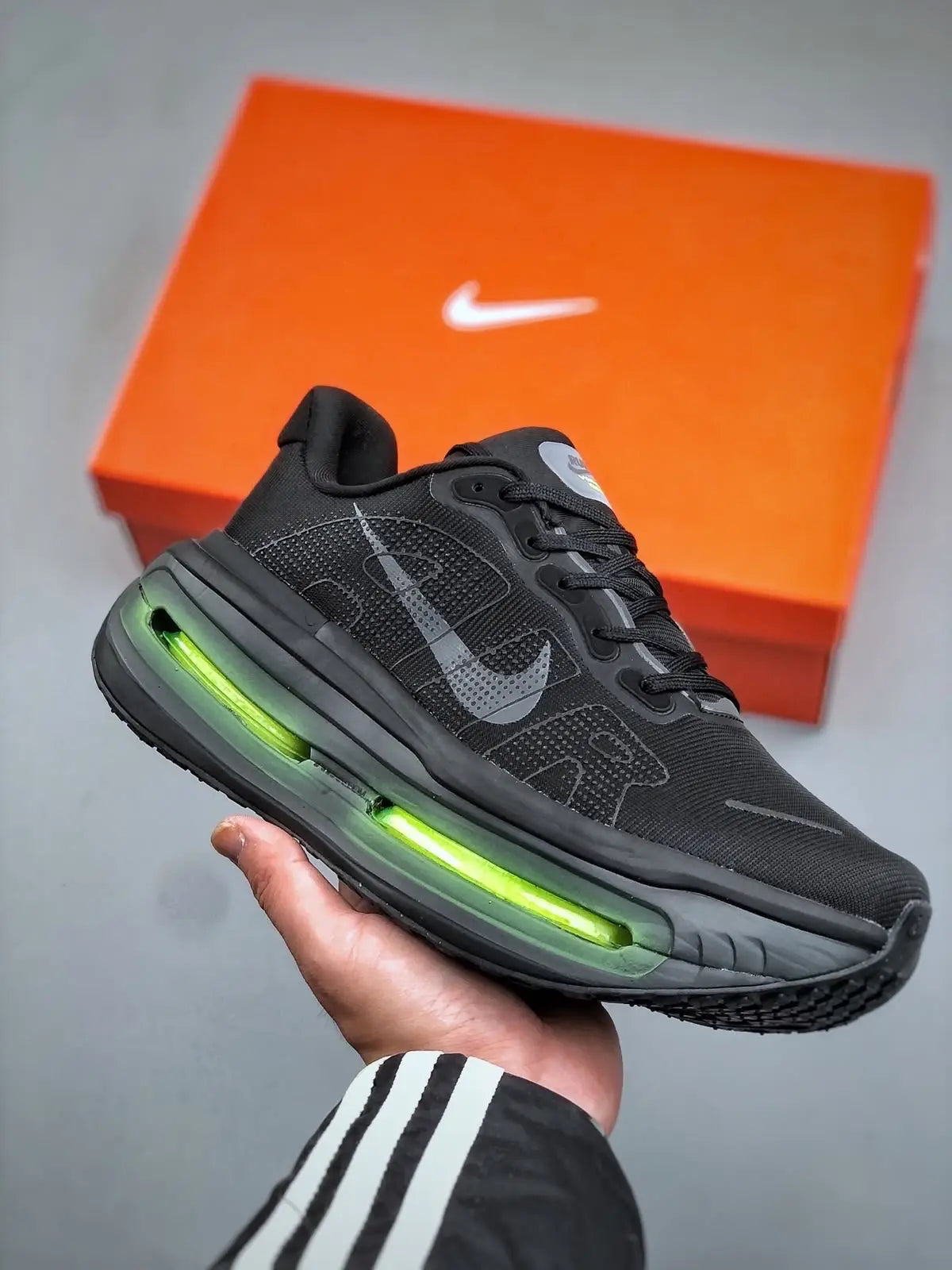 Nike_Vomero Premium Black Volt Shoes Main image