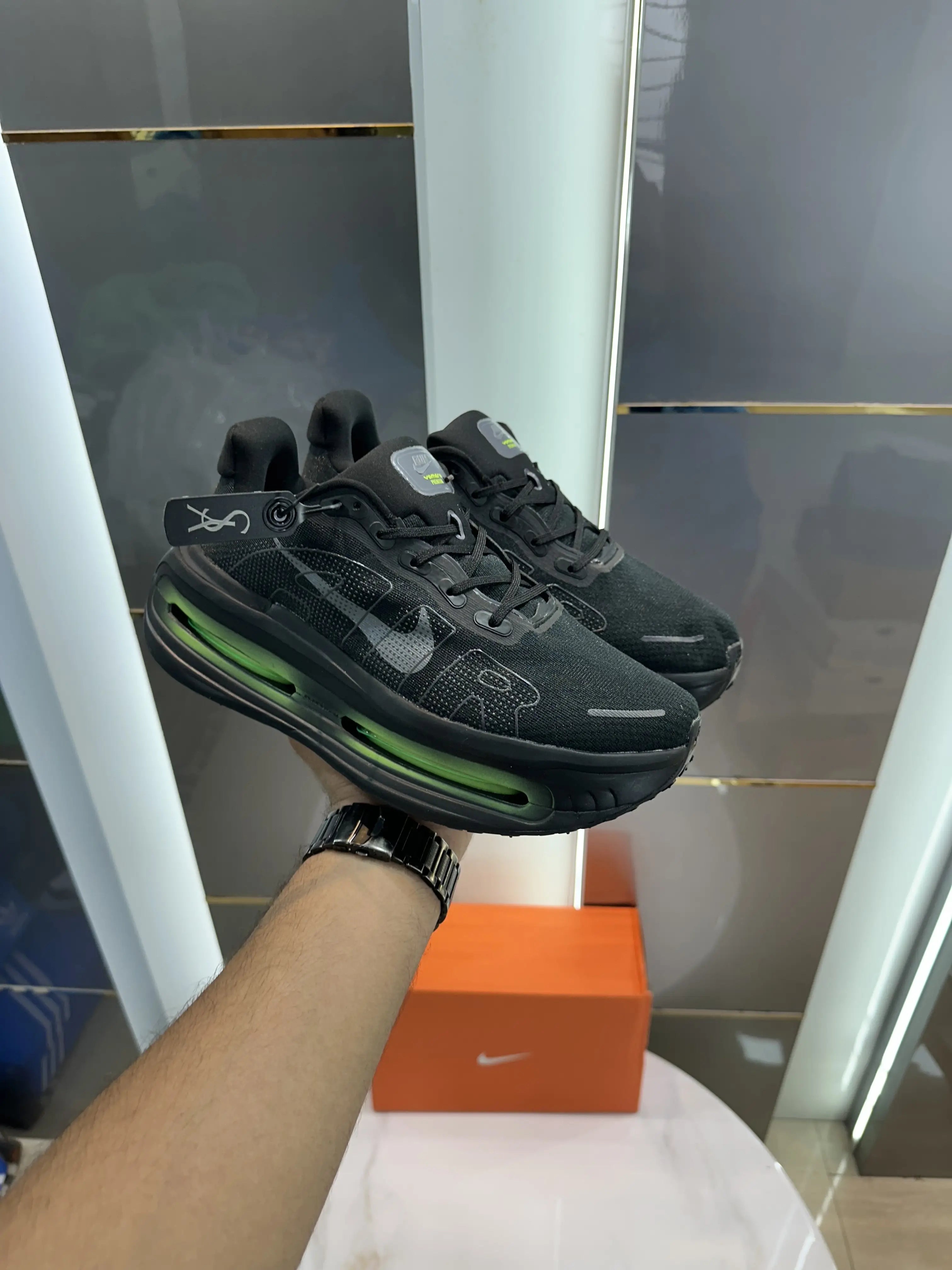 Nike_Vomero Premium Black Volt Shoes