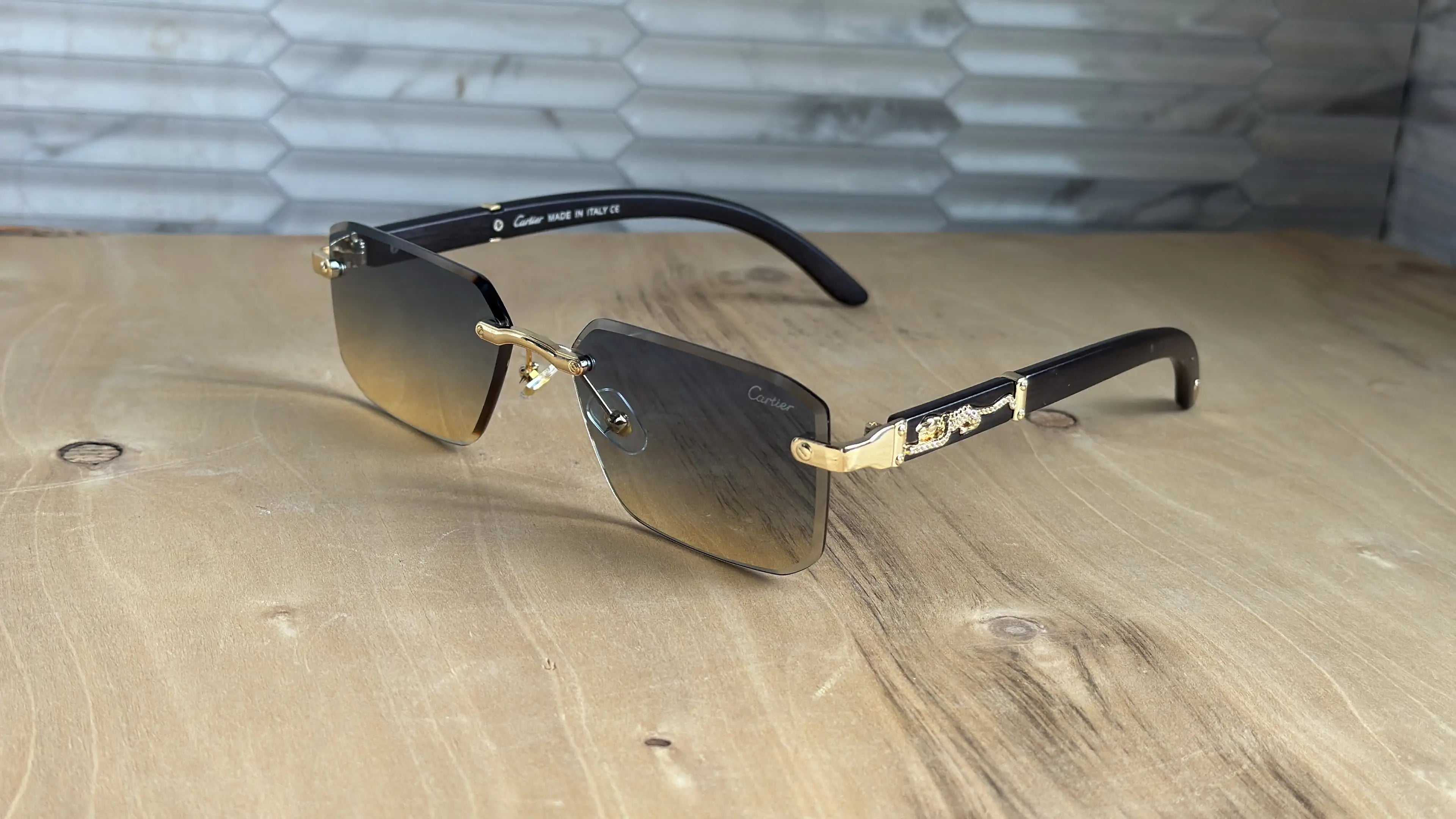 Cartie r Gold Multi Premium Shades 1009 Main image