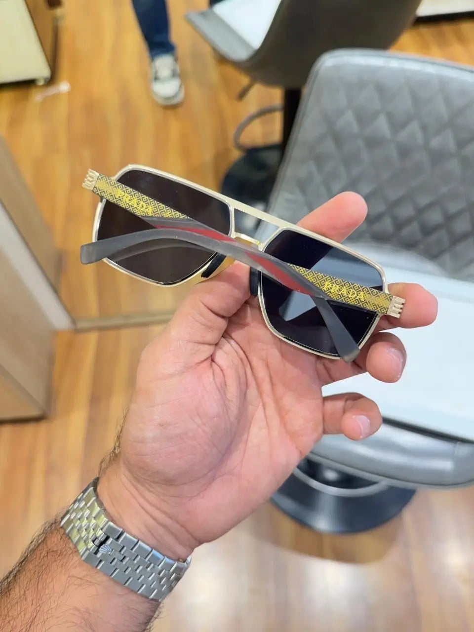 Prada_2601_gold_black