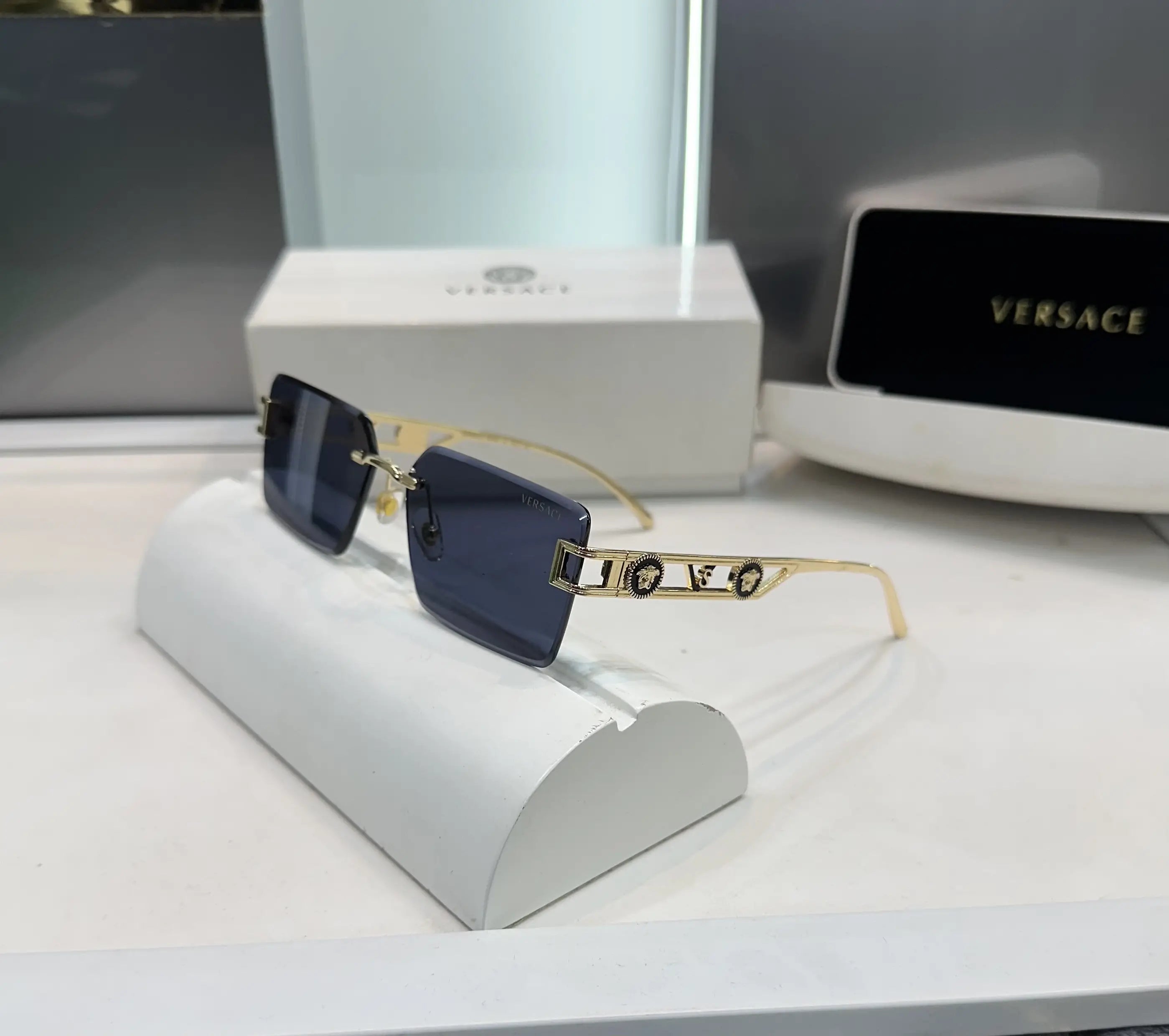 Versac e Gold Black Premium Shades 014 Main image