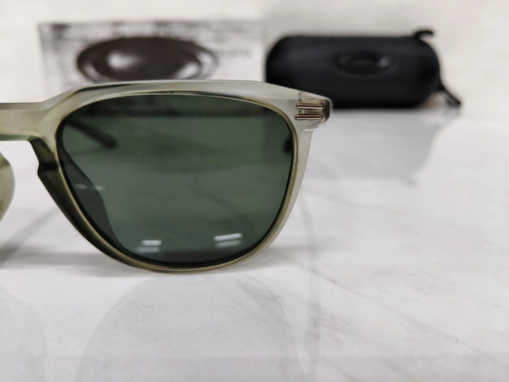 OAKLEY TO4931 CRSYTAL OLIVE GREEN