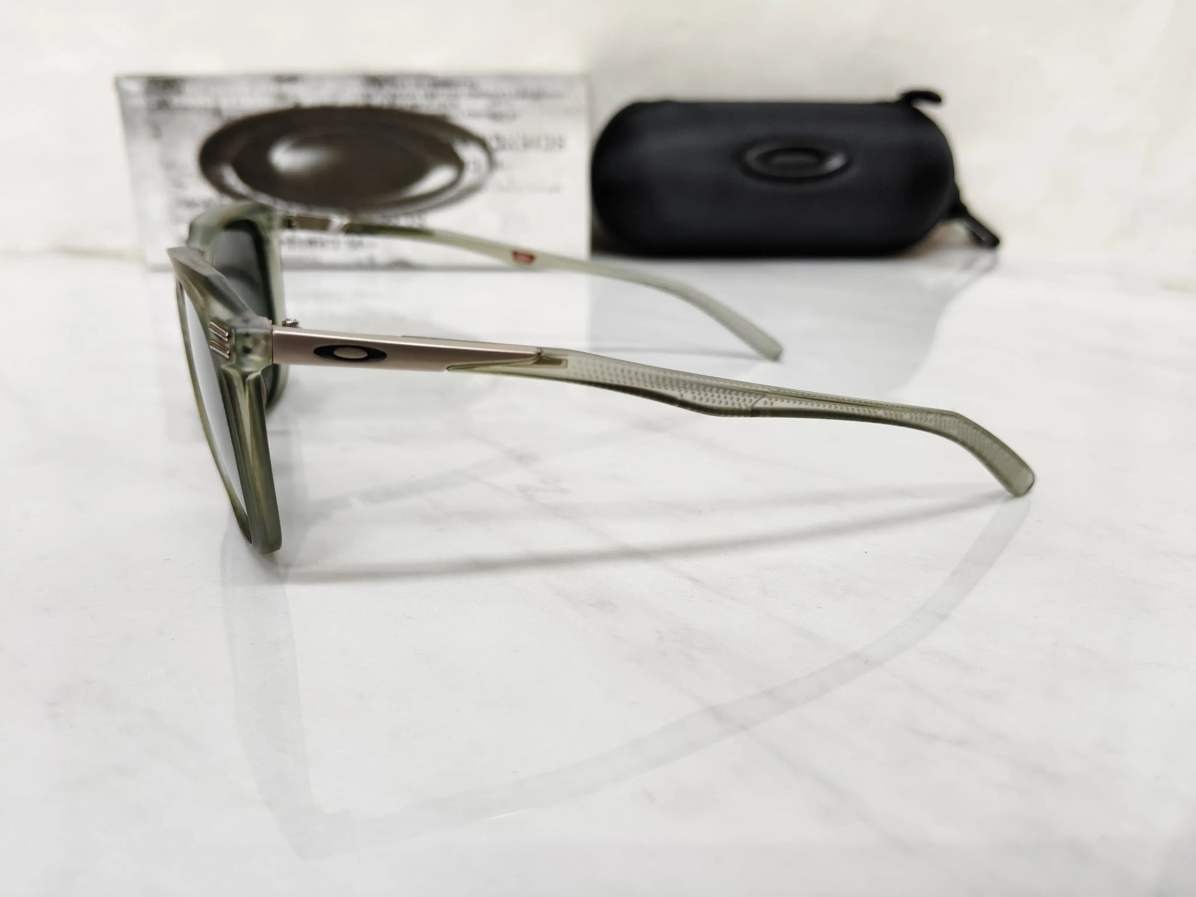 OAKLEY TO4931 CRSYTAL OLIVE GREEN