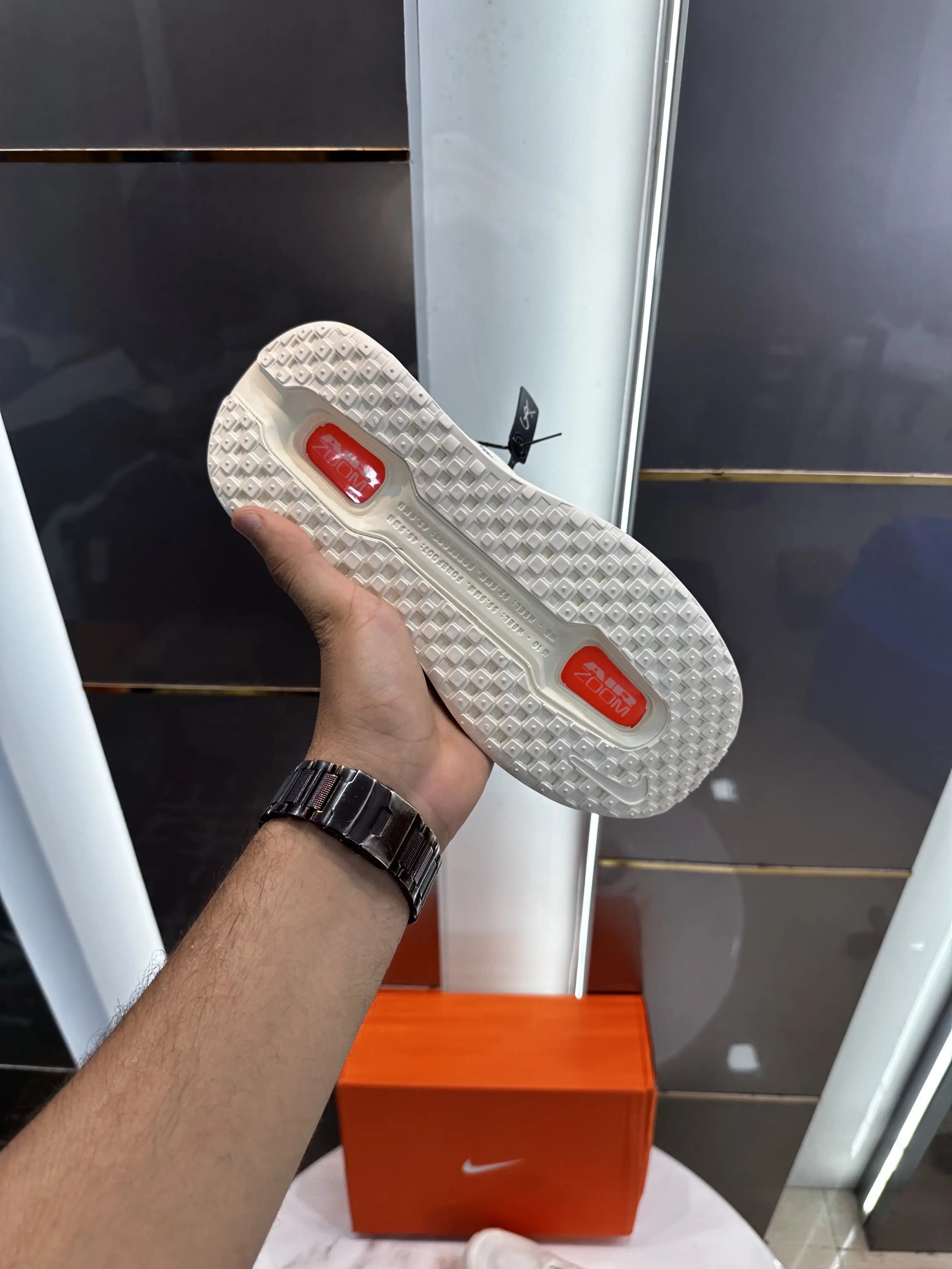 Nike_Vomero Premium White Orange Shoes