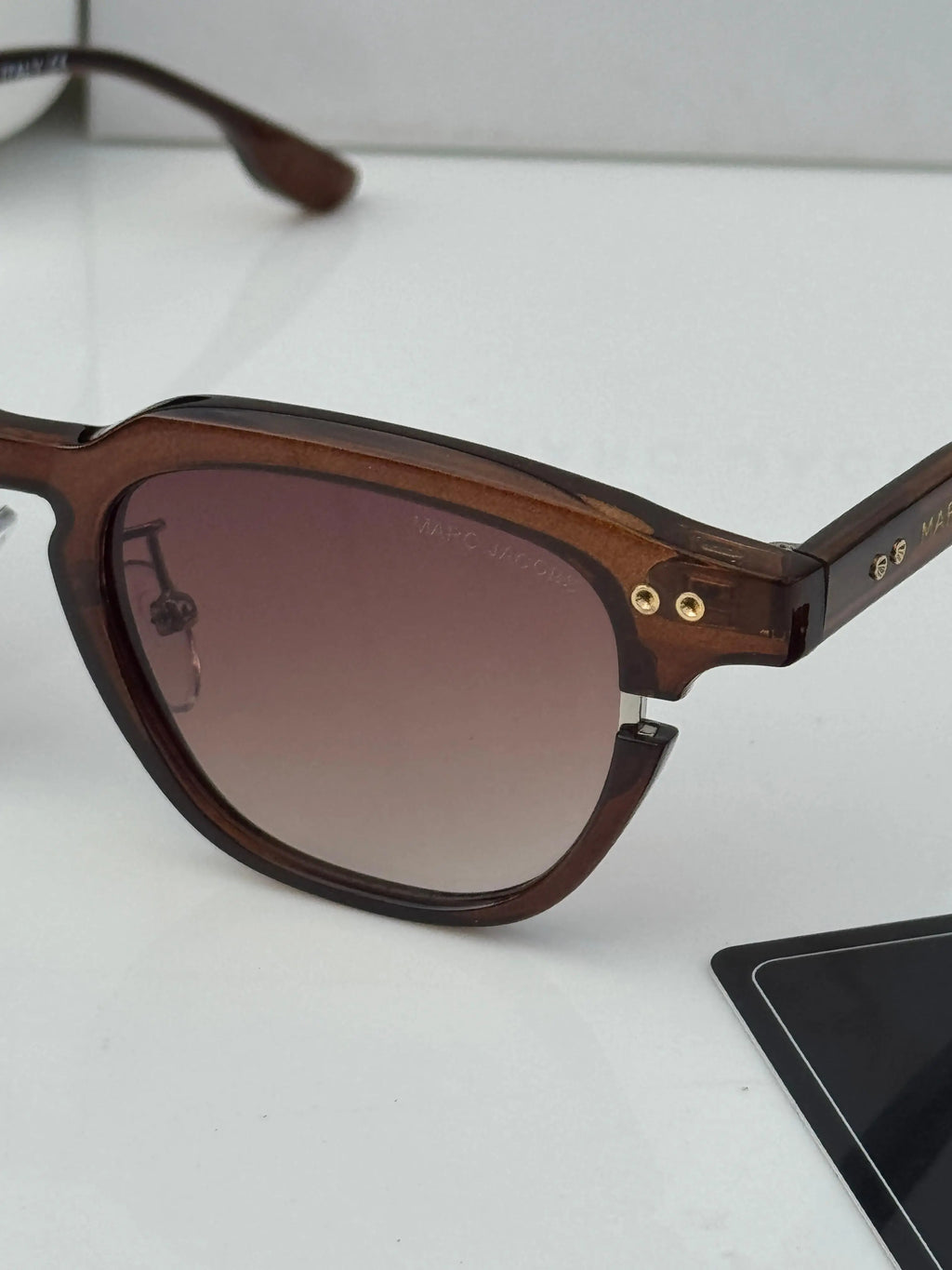Marc_jacobs_1131_brown