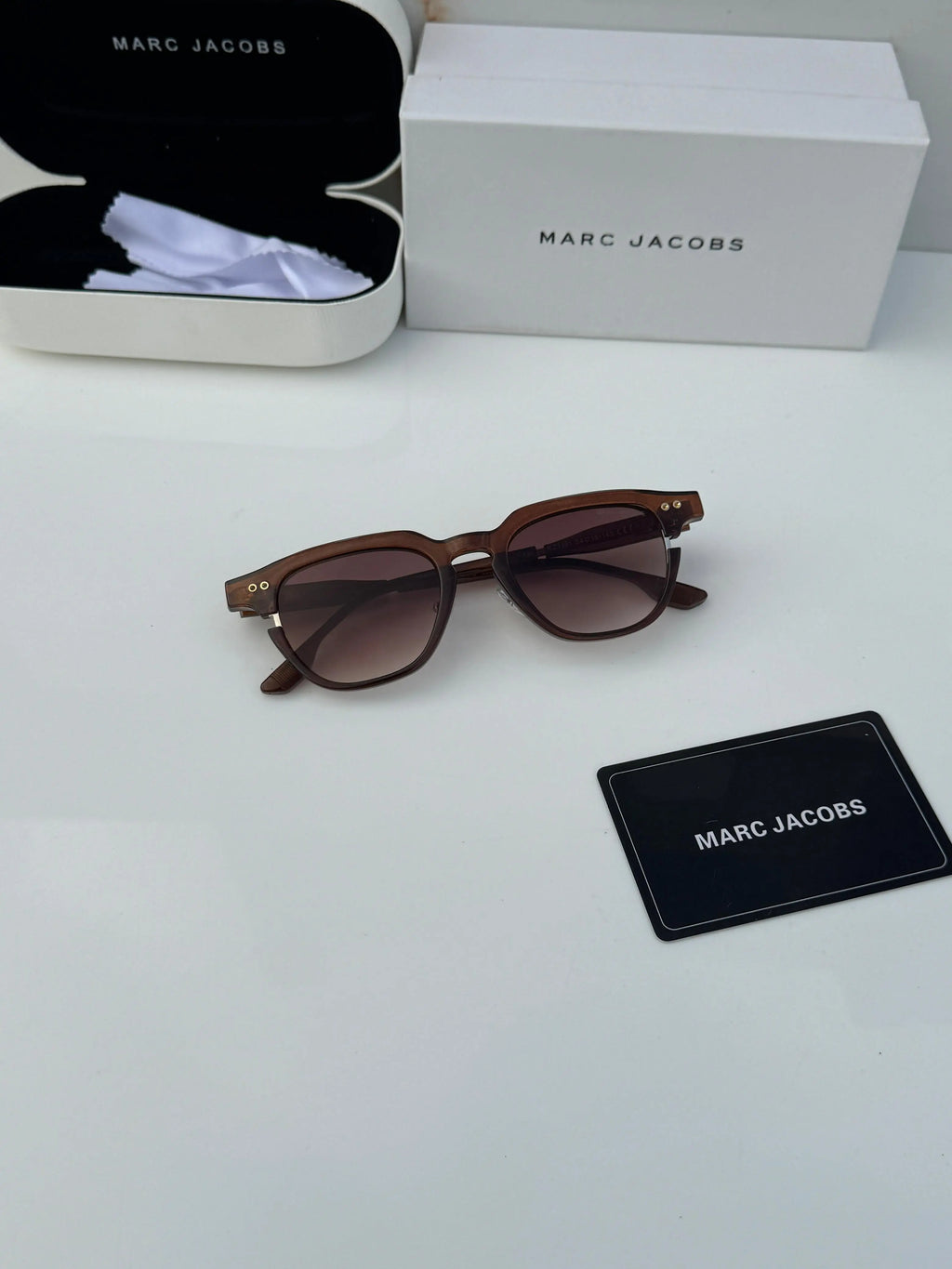 Marc_jacobs_1131_brown