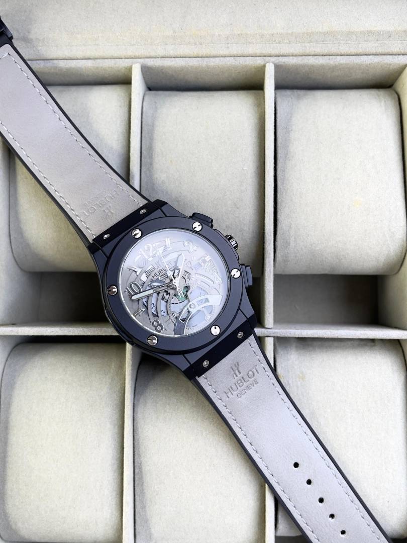 Hublot calender non chrono Secondary image