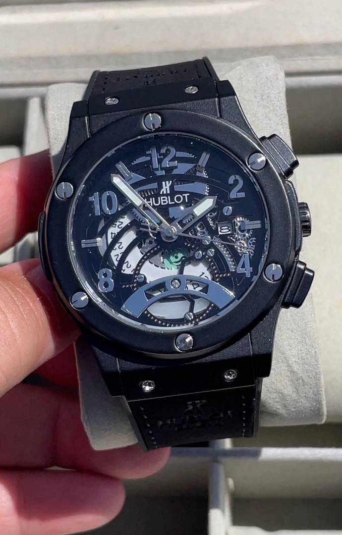 Hublot calender non chrono Secondary image