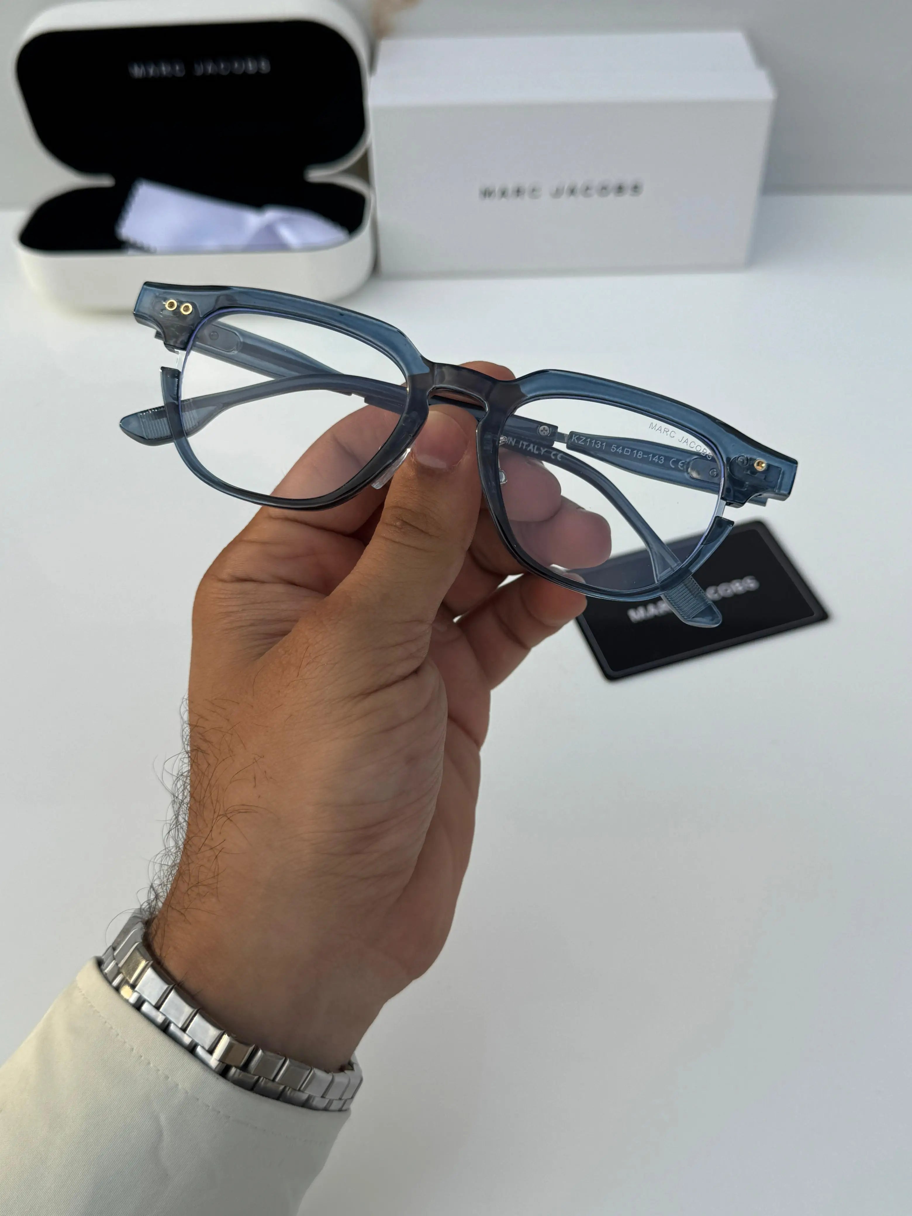 Marc_jacobs_1131_blue_plano