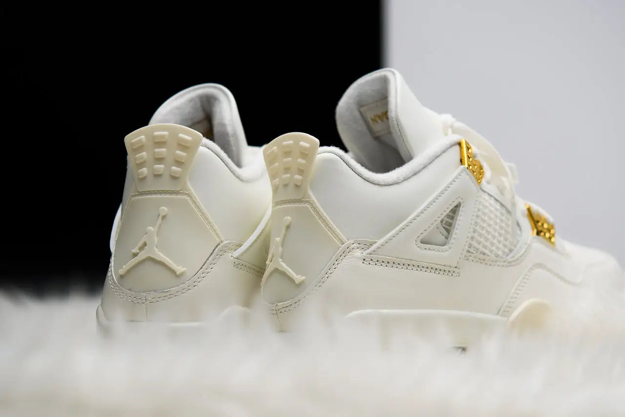 Air Jordan 4 Metalic Gold (395)