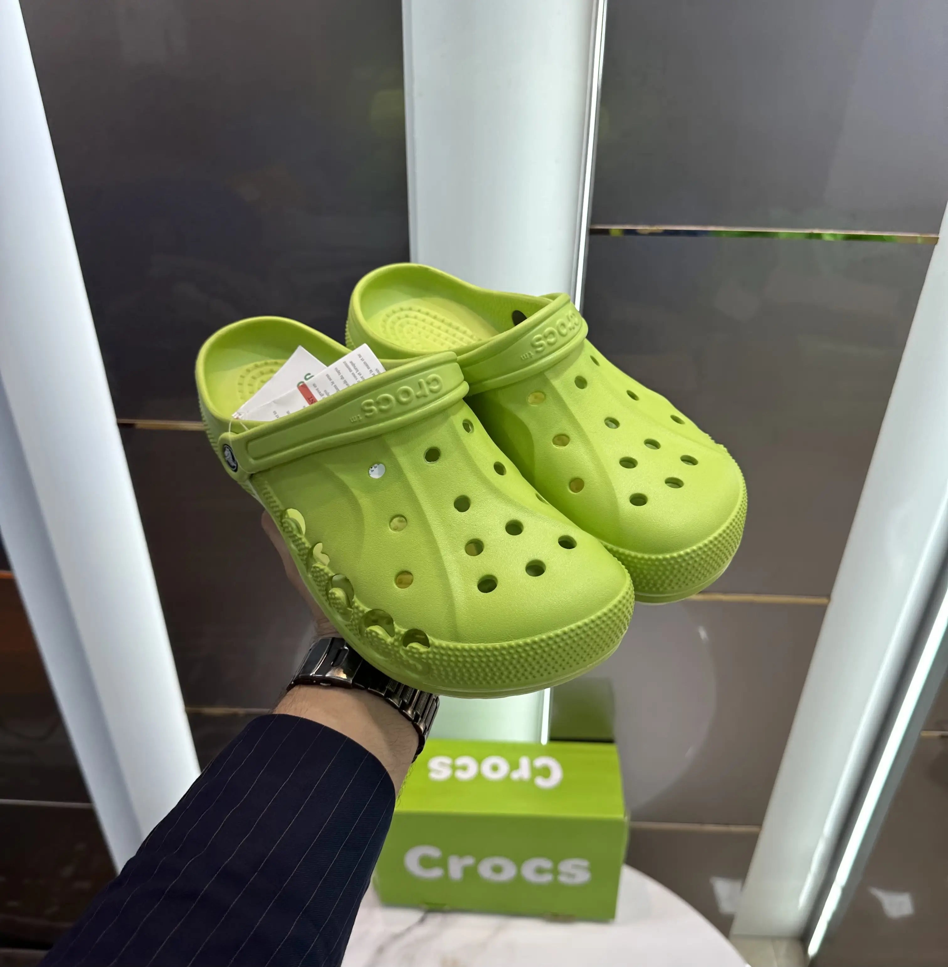Crocs_Baya Clogs Neon Main image