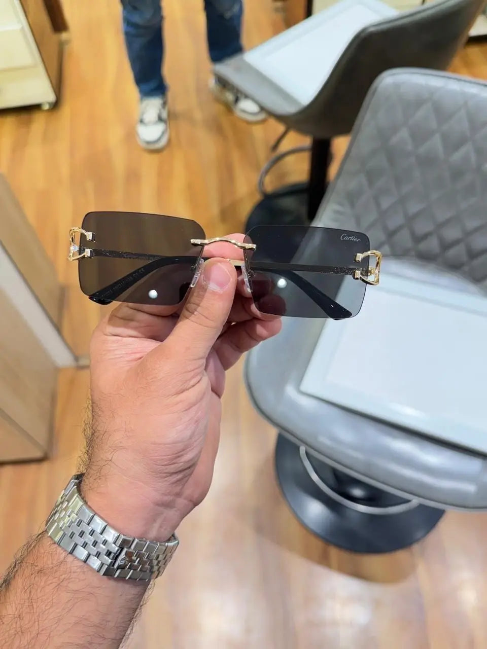 Cartier_1033_gold_black