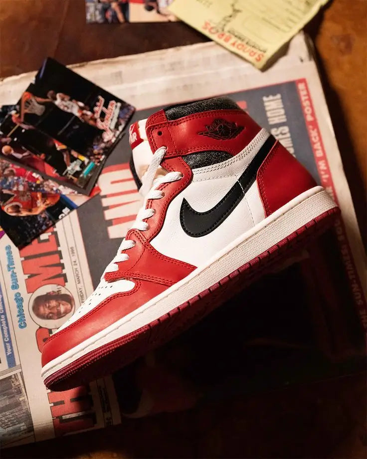 NIKE AIR JORDAN RETRO 1 LOST & FOUND WITH ALL ACCESSORIES 😍 Secondary image