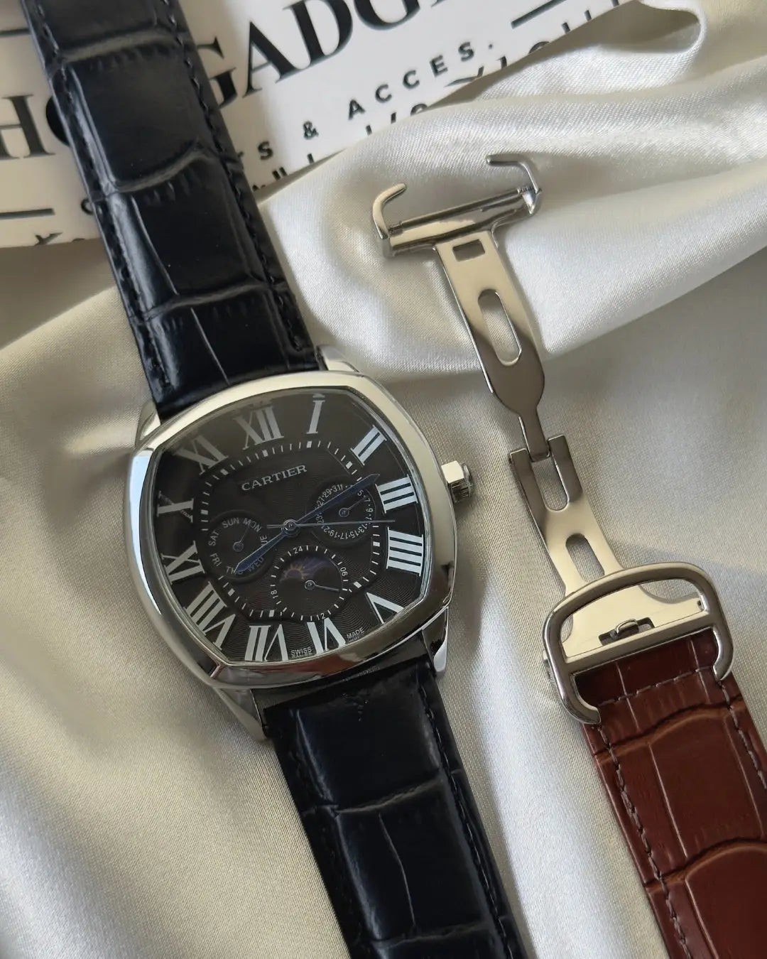 Cartier sunmoon Secondary image