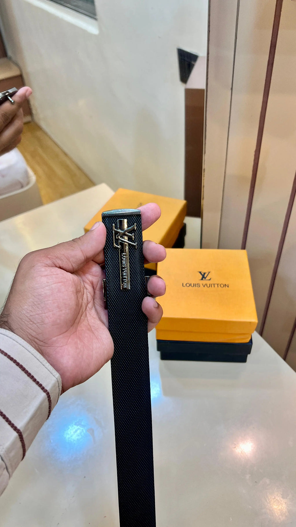 LV LOUIS VUITTON PREMIUM QUALITY IMP REVERSEABLE BELT WITH OG BOX