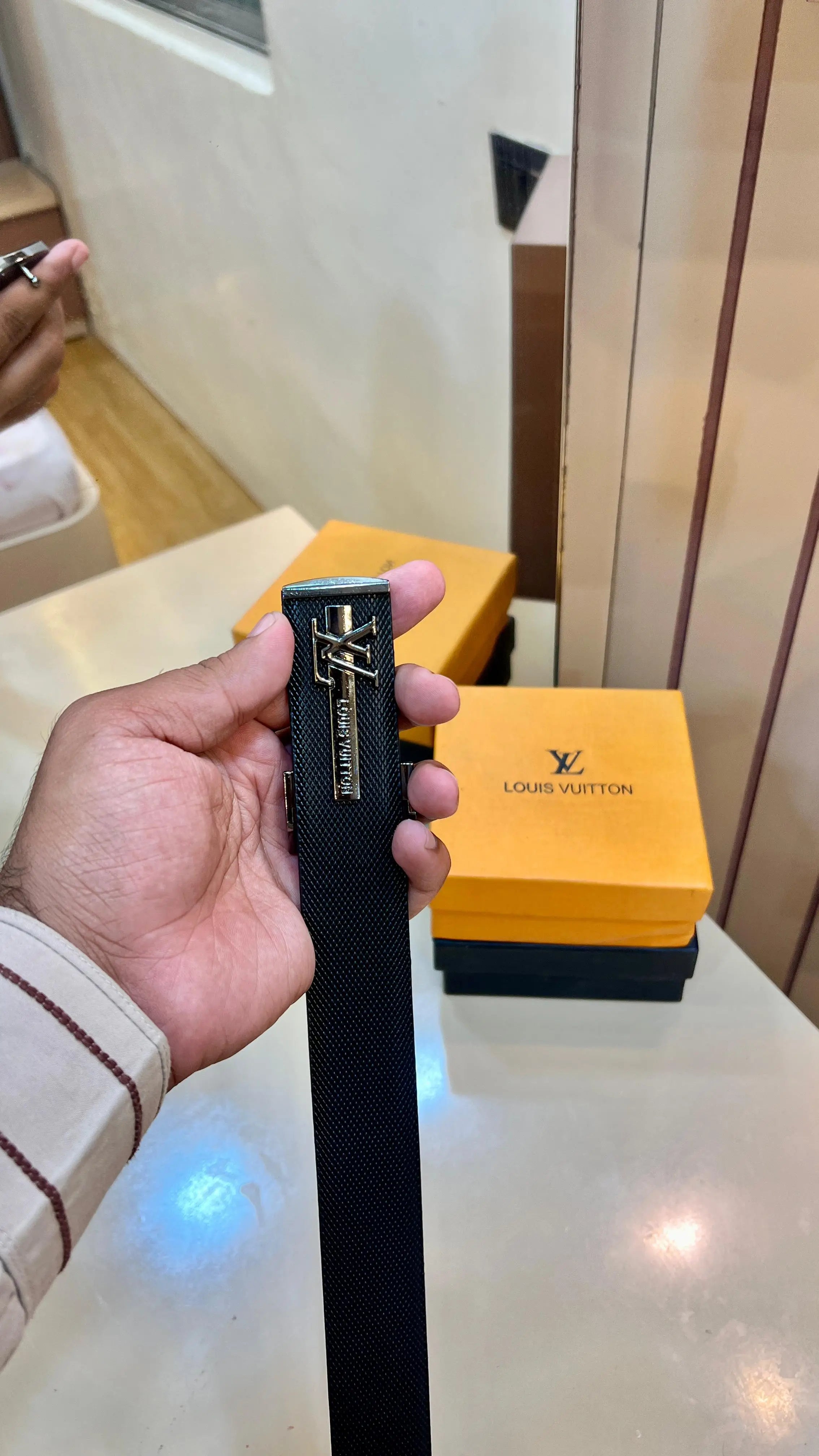 LV LOUIS VUITTON PREMIUM QUALITY IMP REVERSEABLE BELT WITH OG BOX