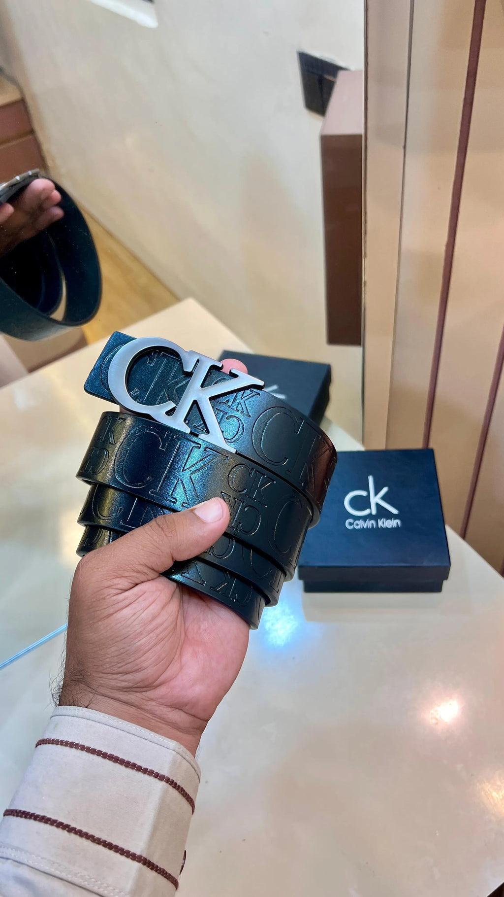 CK CALVIN KLEIN PREMIUM QUALITY EMBOSSED LEATHER BELT WITH OG BOX