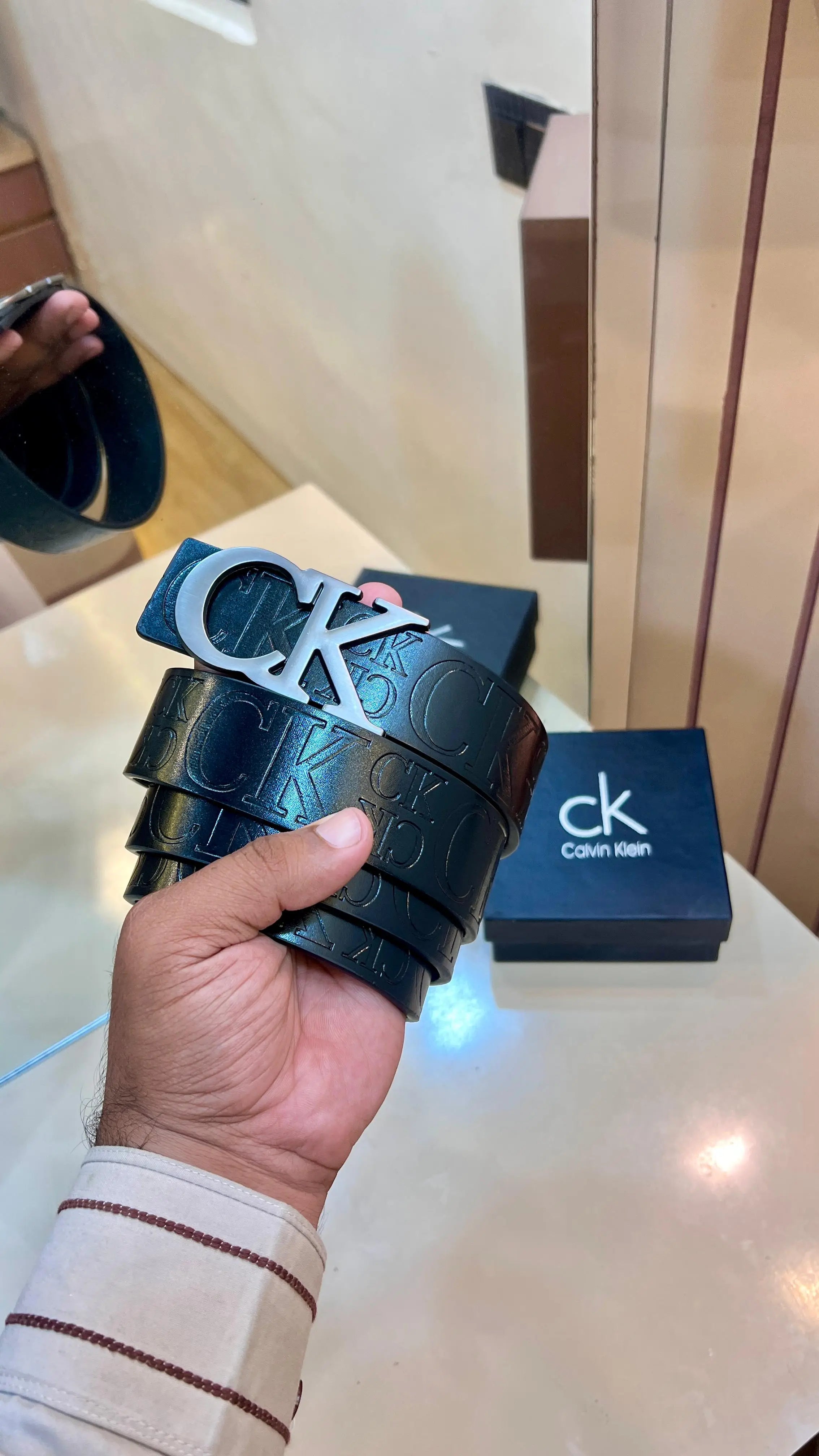 CK CALVIN KLEIN PREMIUM QUALITY EMBOSSED LEATHER BELT WITH OG BOX
