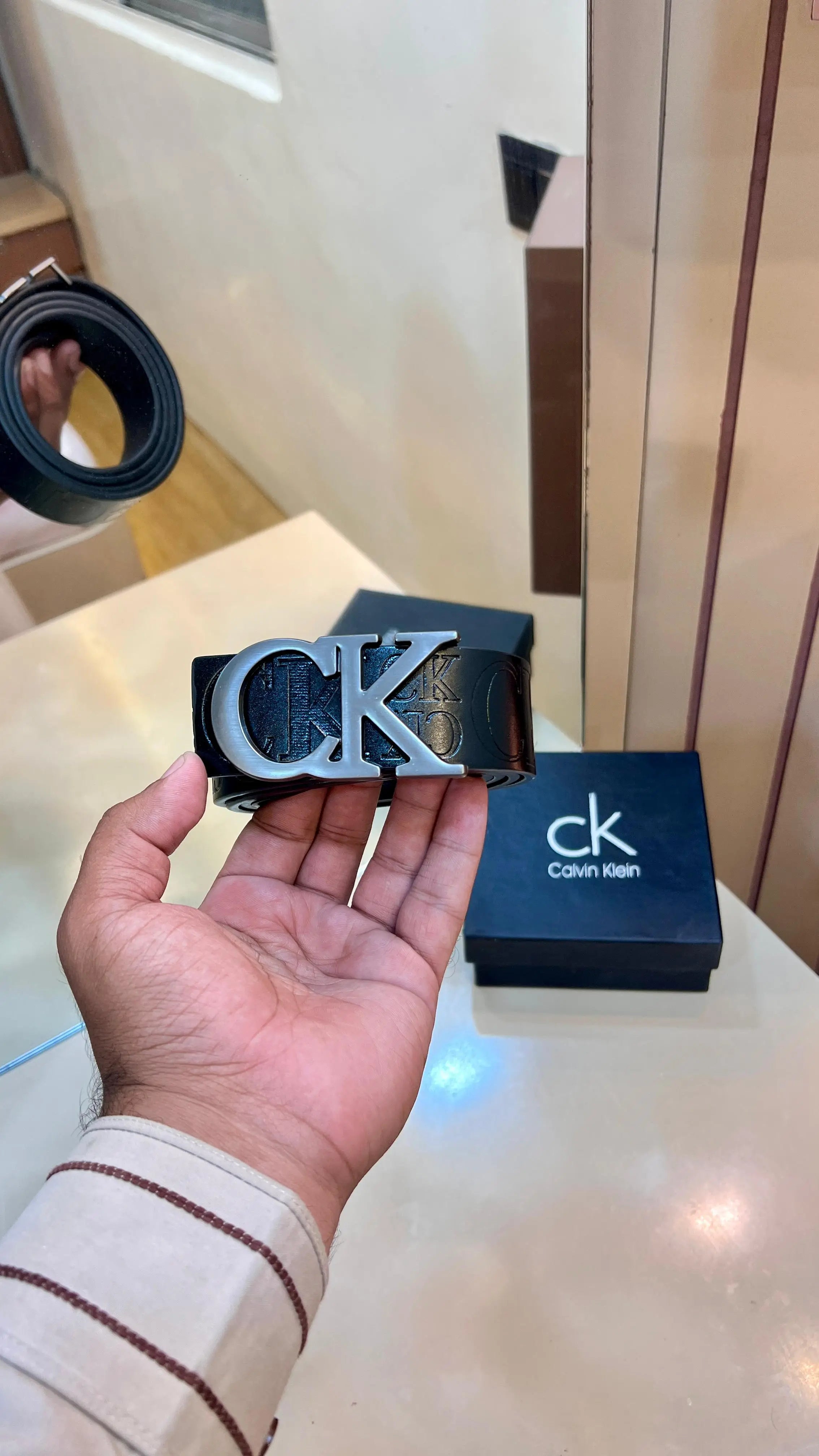 CK CALVIN KLEIN PREMIUM QUALITY EMBOSSED LEATHER BELT WITH OG BOX
