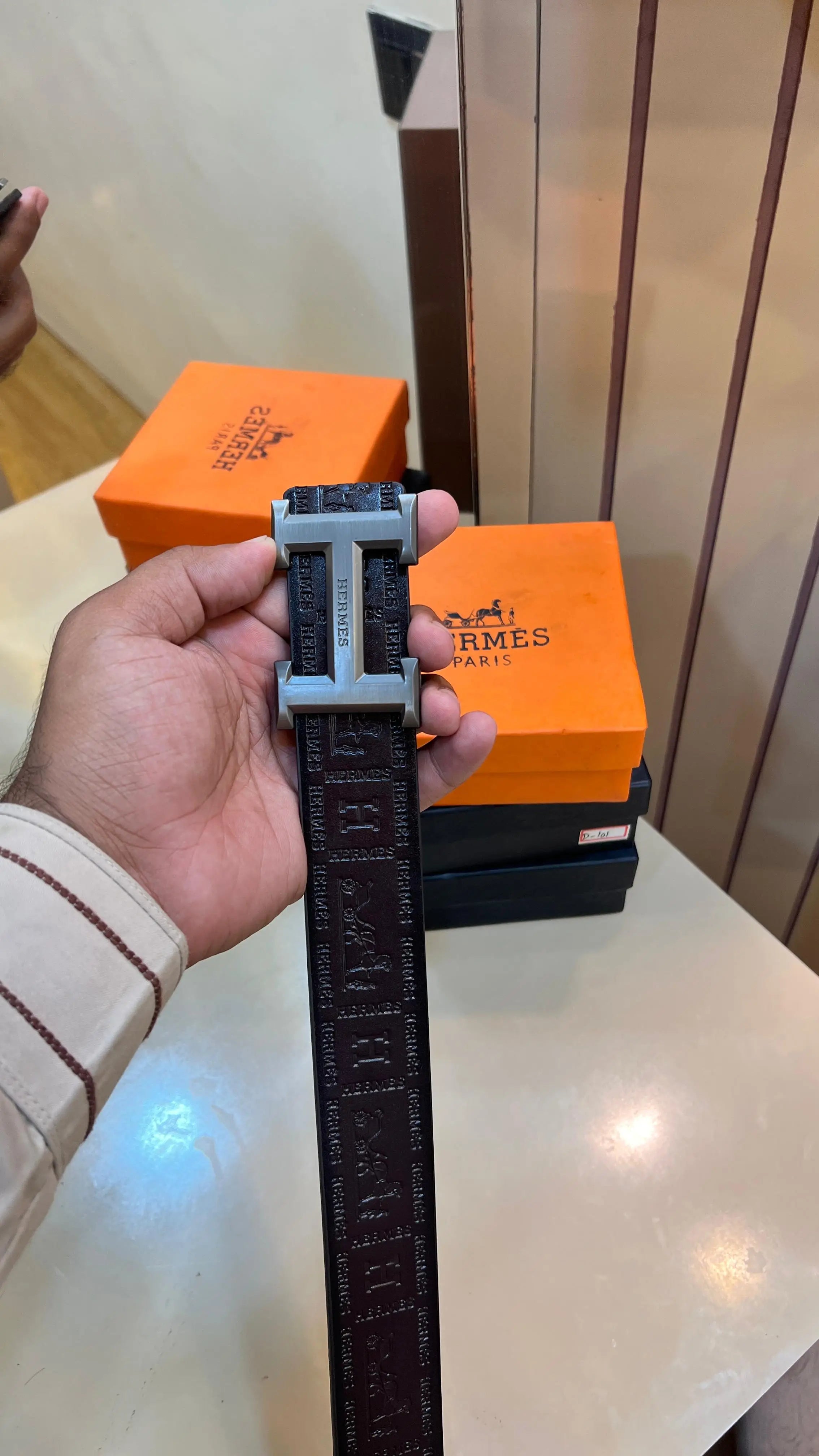 HERMES PREMIUM QUALITY EMBOSSED LEATHER BELTS WITH OG BOX
