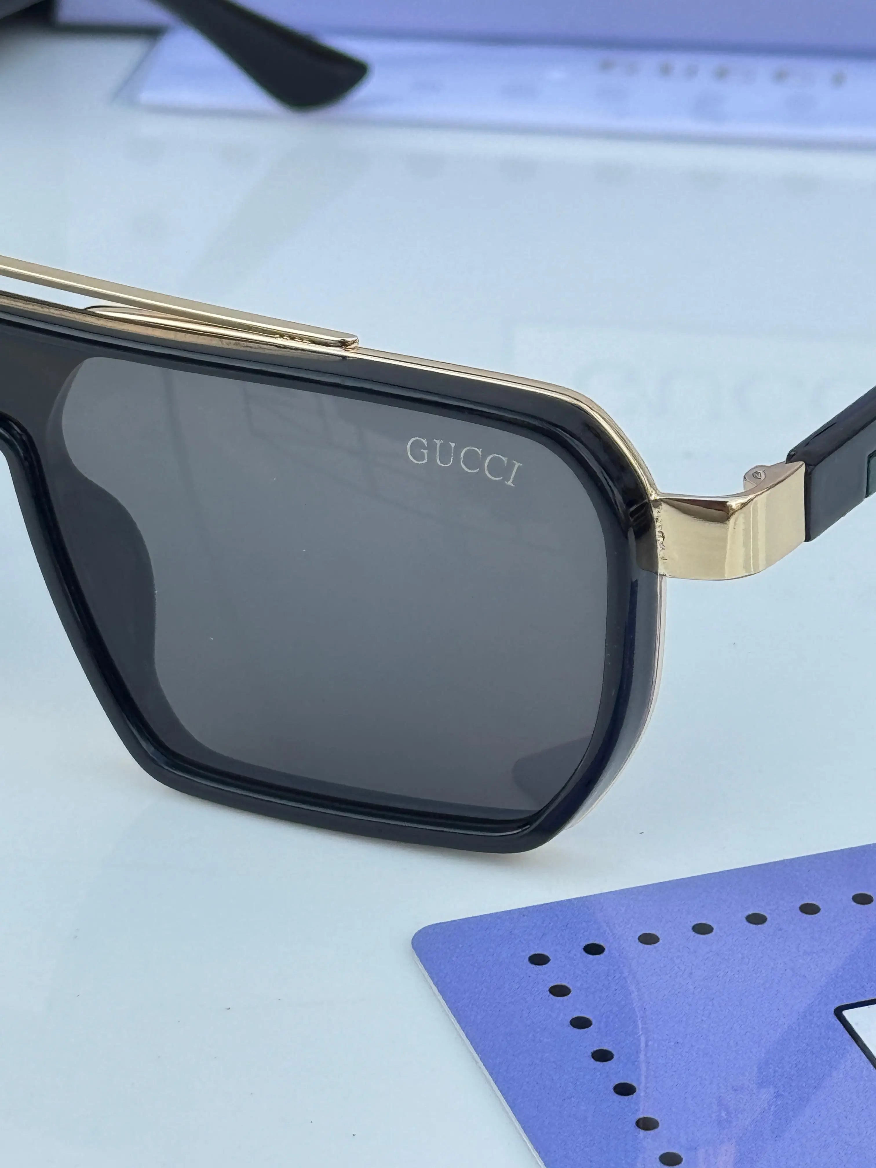 Gucci_9125_gold_black