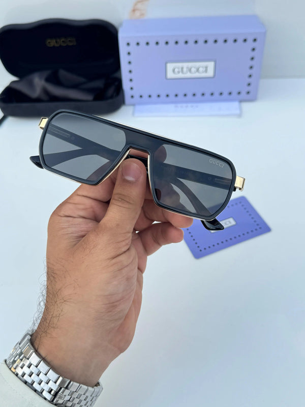 Gucci_9125_gold_black