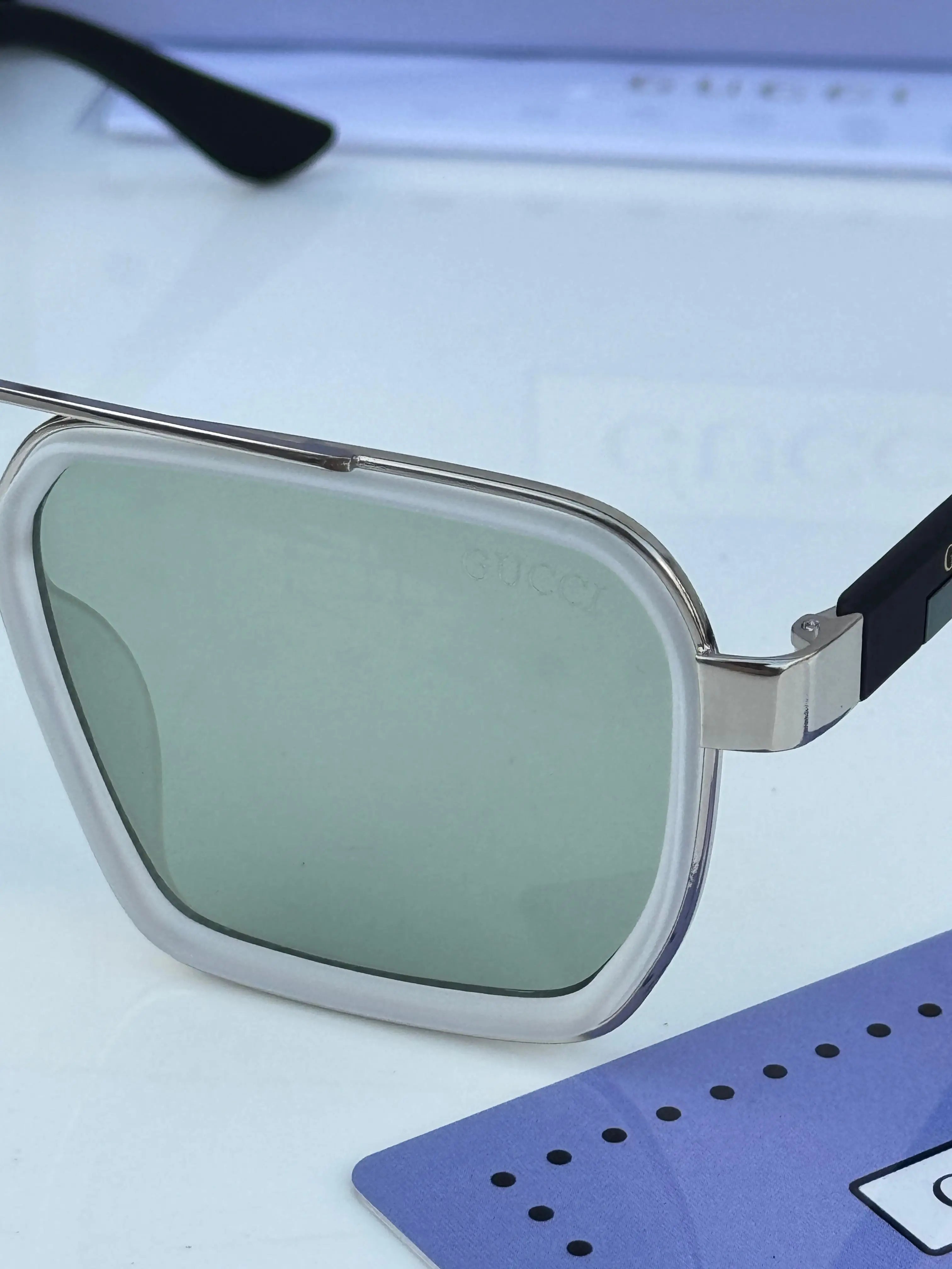 Gucci_963_silver_green