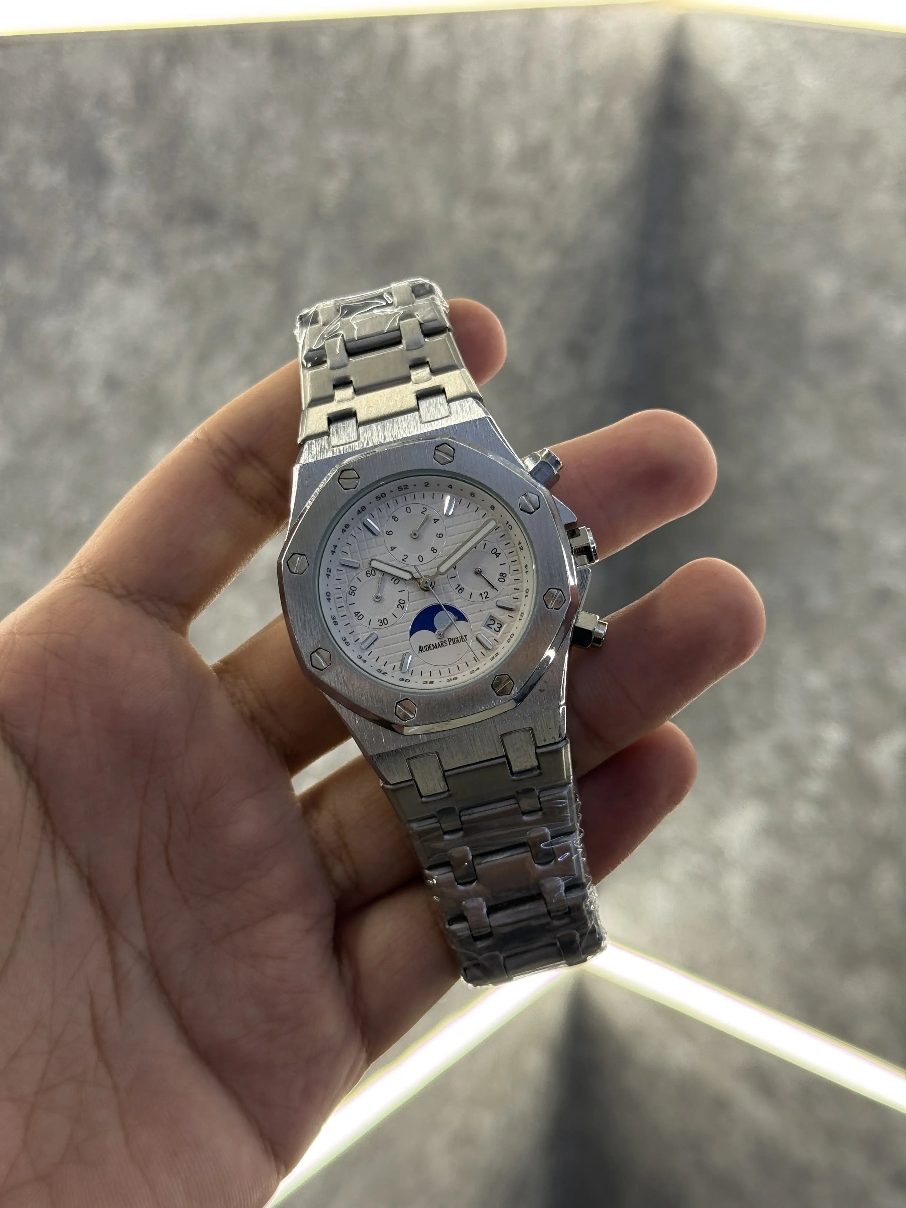 Audemars Piguet Royal Oak Silver White Chronograph Working 047 Main image